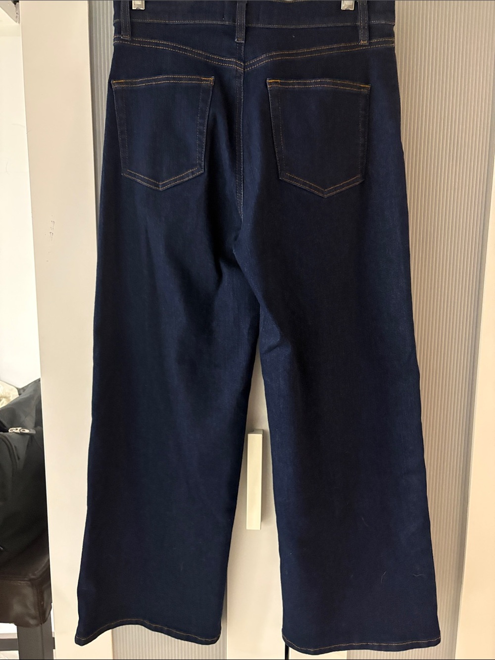 Frame The Anchor Denim Wide-Leg Relaxed Jeans - Picture 4 of 4